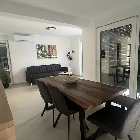 Doli Pool Apartment